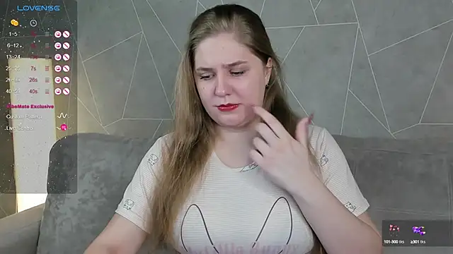 Snapshot of Megan_Violer chatting on February 2025 03:46:01 PM Megan Violer online show from February 2025 03:46:01 PM