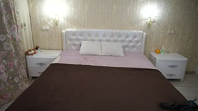 LunaaMayy online show from November 2025 04:20:02 PM