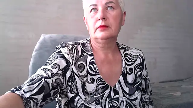 NicoleOlla online show from September 2025 01:42:02 AM