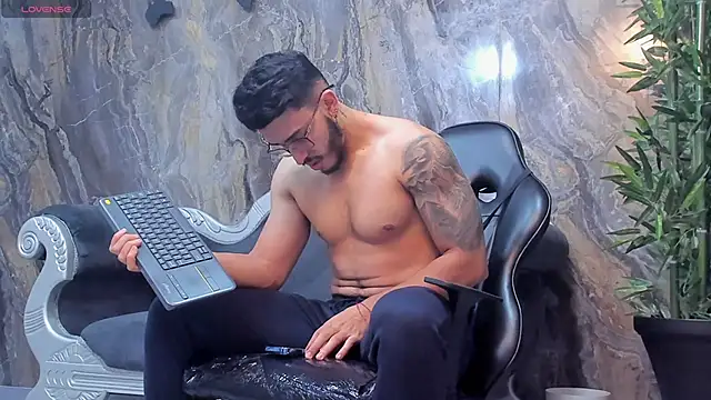 Liam Kleiin online show from January 2025 11:48:02 AM