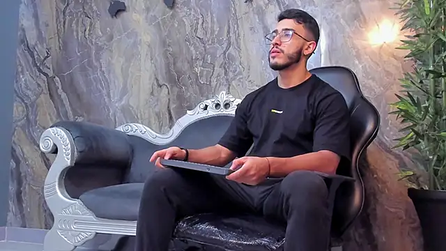 Liam Kleiin online show from February 2025 11:43:02 AM