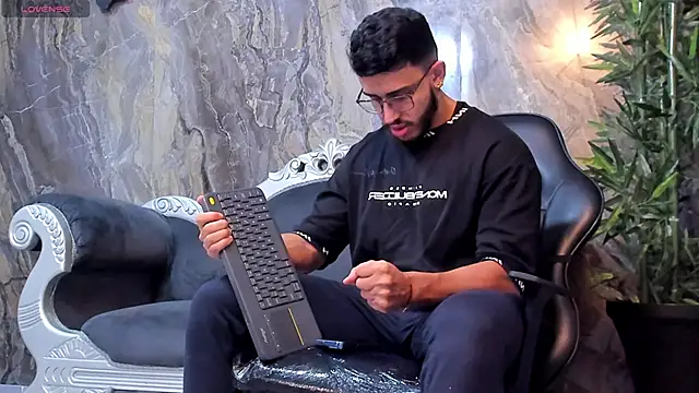 Liam Kleiin online show from February 2025 11:39:02 AM