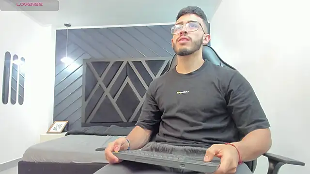 Liam Kleiin online show from November 2025 11:20:02 AM