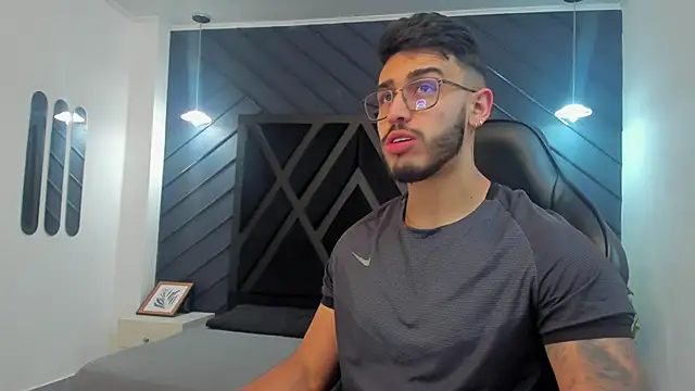 Liam Kleiin online show from November 2025 11:32:01 AM