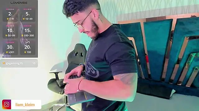 Liam Kleiin online show from December 2025 11:26:02 AM