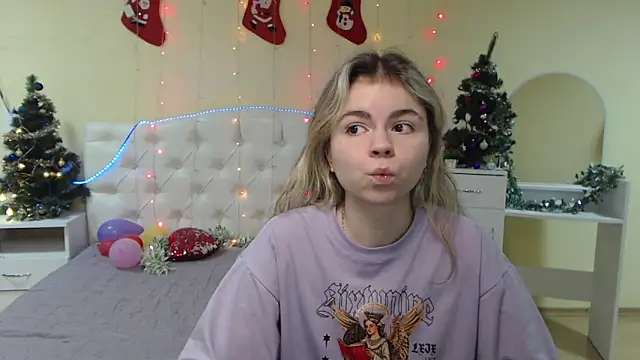 TinaRedly online show from January 2025 09:29:02 PM