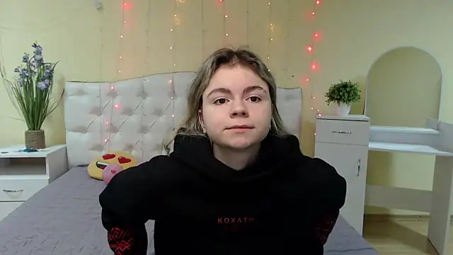 TinaRedly online show from January 2025 04:13:01 AM