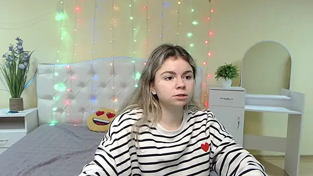 TinaRedly online show from January 2025 04:08:01 AM