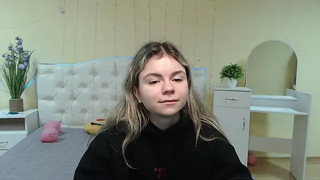 TinaRedly online show from January 2025 09:29:02 PM