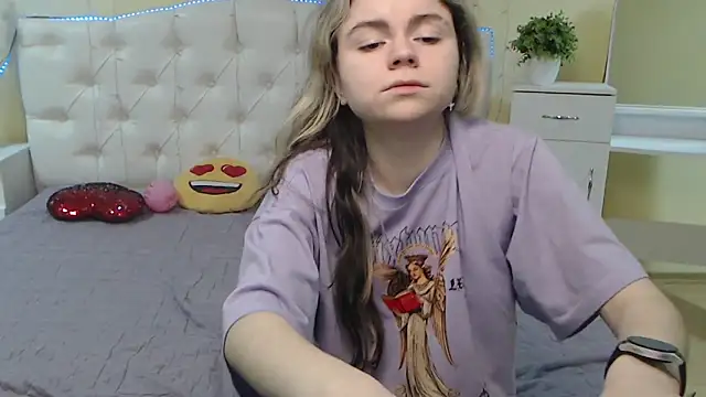 TinaRedly online show from February 2025 04:36:01 PM