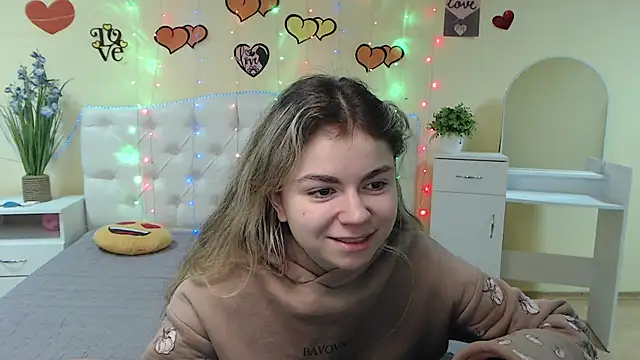 TinaRedly online show from February 2025 10:03:01 PM