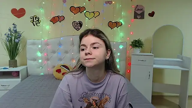 TinaRedly online show from March 2025 12:29:02 AM