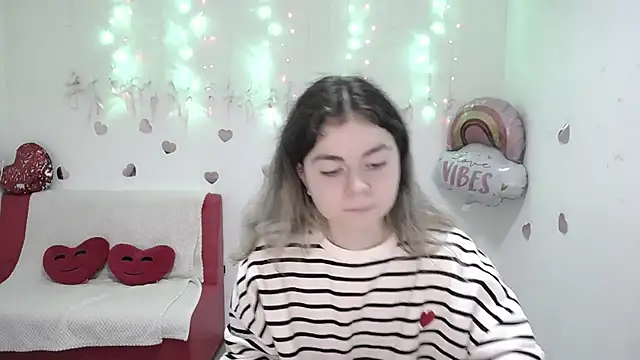 TinaRedly online show from October 2025 05:54:01 PM