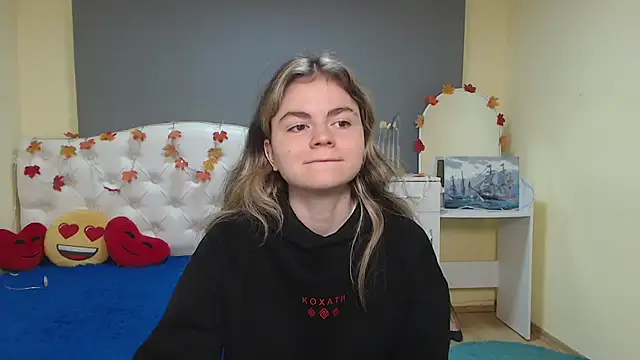 TinaRedly online show from November 2025 06:58:02 AM