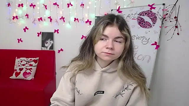 TinaRedly online show from March 2026 06:52:01 AM