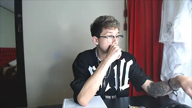  Thomas hot  online show from December 2024 10:48:01 PM