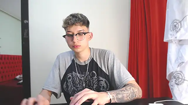  Thomas hot  online show from December 2024 03:01:02 AM