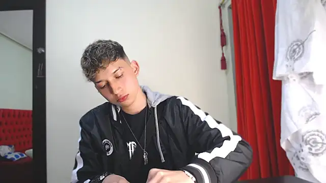  Thomas hot  online show from January 2025 05:33:01 AM