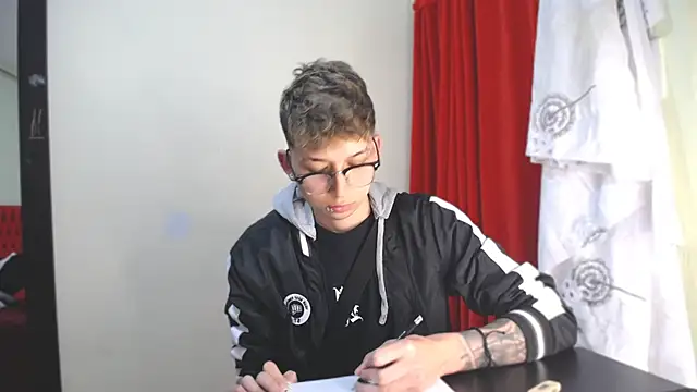  Thomas hot  online show from January 2025 05:42:02 PM