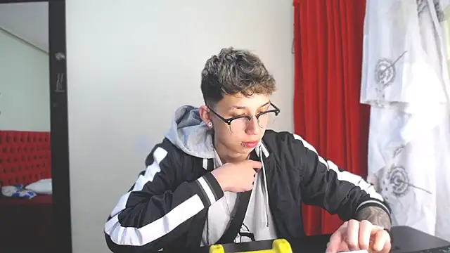  Thomas hot  online show from January 2025 07:13:02 PM