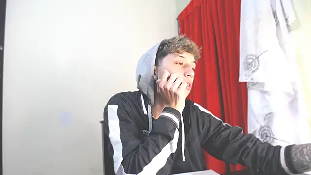  Thomas hot  online show from January 2025 02:33:01 AM