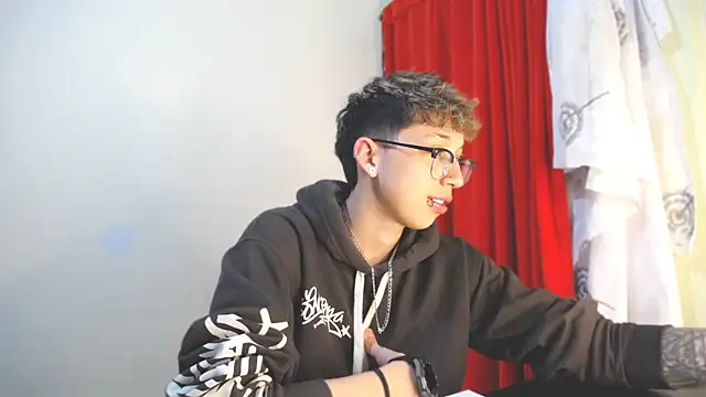  Thomas hot  online show from January 2025 05:59:02 PM