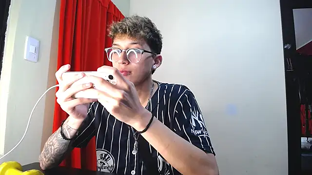  Thomas hot  online show from January 2025 03:29:02 PM