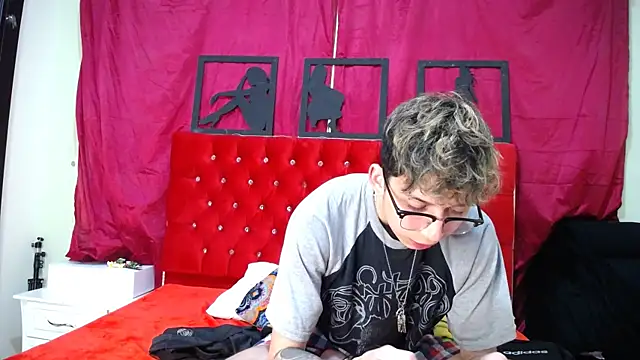  Thomas hot  online show from February 2025 05:09:01 AM