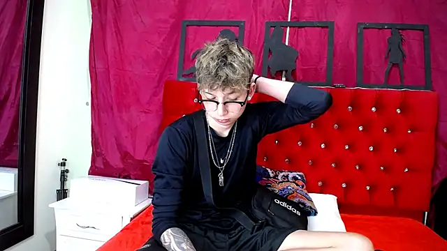  Thomas hot  online show from February 2025 12:19:01 AM