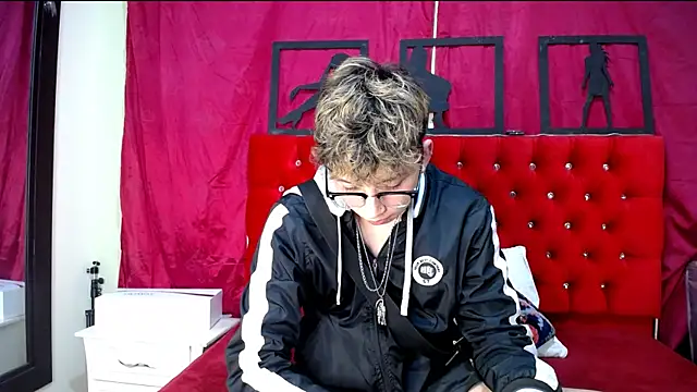  Thomas hot  online show from February 2025 05:16:01 AM