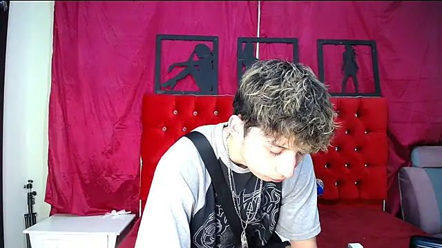  Thomas hot  online show from February 2025 03:24:01 AM