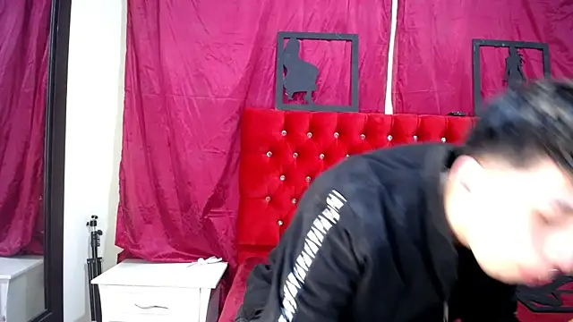  Thomas hot  online show from March 2025 01:38:02 AM