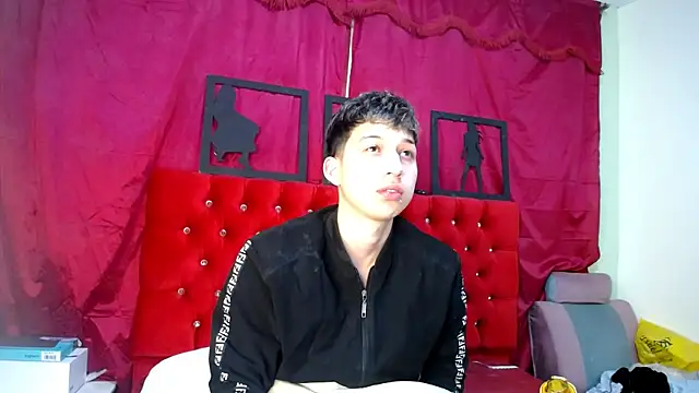  Thomas hot  online show from March 2025 06:26:02 PM