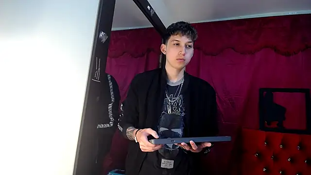  Thomas hot  online show from March 2025 12:48:02 AM