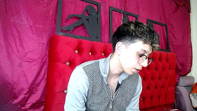  Thomas hot  online show from March 2025 04:27:01 AM