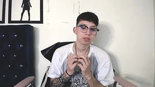  Thomas hot  online show from September 2025 02:04:01 AM