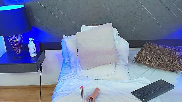 charlottebrowns  online show from February 2025 06:46:02 PM