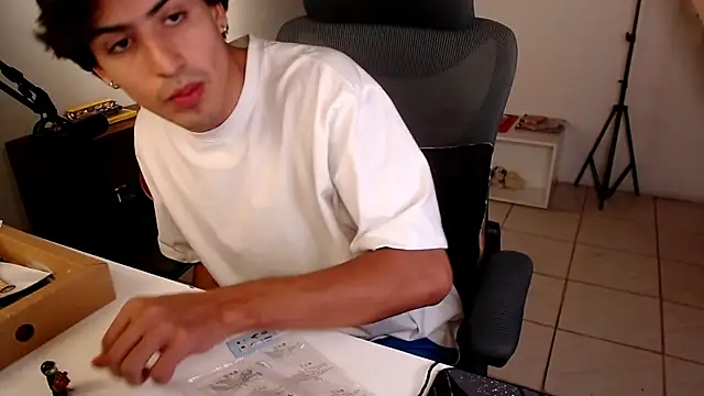 Thieves9 online show from March 2026 08:10:01 PM