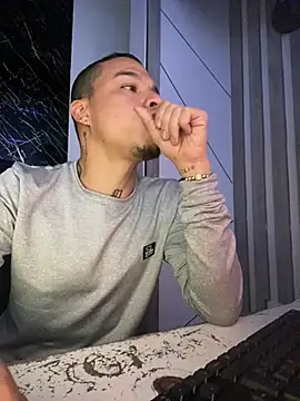 Snapshot of Osiiriis chatting on February 2025 10:04:01 PM Osiiriis online show from February 2025 10:04:01 PM