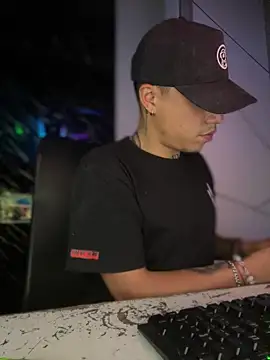 Snapshot of Osiiriis chatting on February 2025 06:44:02 AM Osiiriis online show from February 2025 06:44:02 AM