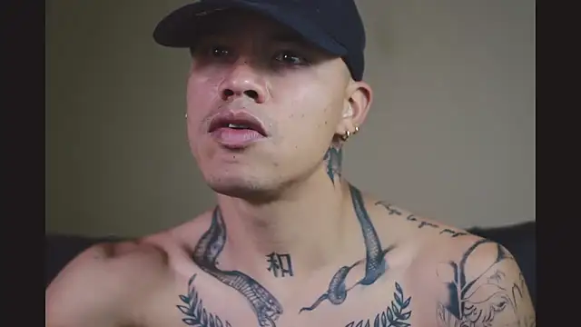 Snapshot of Osiiriis chatting on March 2025 09:43:01 PM Osiiriis online show from March 2025 09:43:01 PM