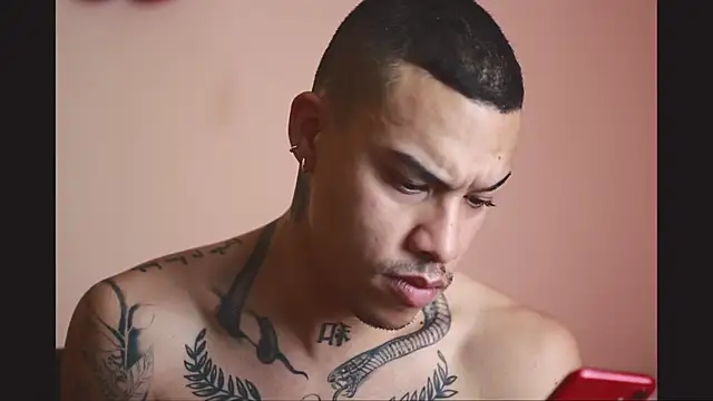 Snapshot of Osiiriis chatting on March 2025 07:14:01 PM Osiiriis online show from March 2025 07:14:01 PM