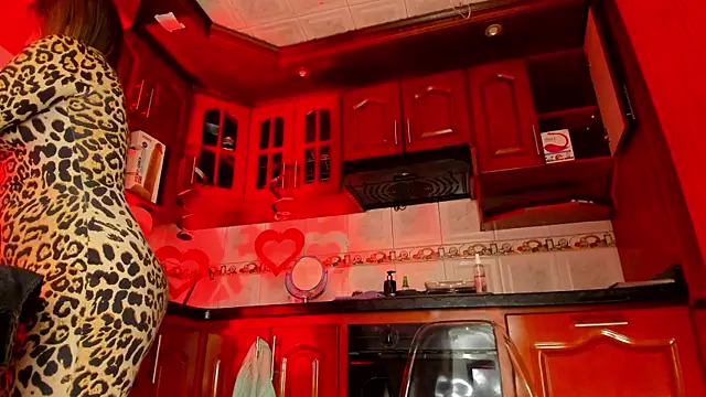 LaureenHills online show from February 2025 03:20:01 AM