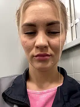 DreamGirl-777 online show from December 2024 04:21:01 AM