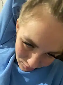 DreamGirl-777 online show from December 2024 04:42:01 PM