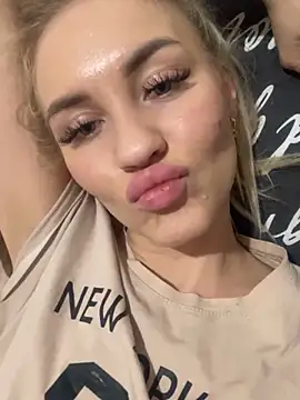 DreamGirl-777 online show from January 2025 01:13:01 PM