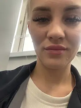 DreamGirl-777 online show from February 2025 07:40:01 AM