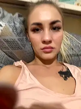 DreamGirl-777 online show from October 2025 01:54:02 PM