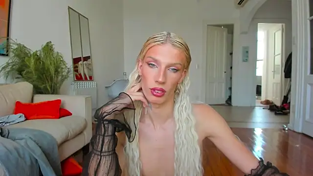 Snapshot of AliceSnowCatt chatting on February 2025 05:22:01 PM AliceSnowCatt online show from February 2025 05:22:01 PM