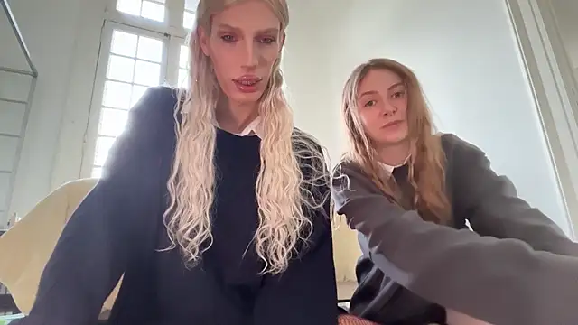 AliceSnowCatt online show from April 2026 02:25:01 PM